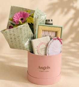 Box presente com flores e mimos · Angels Coffee Br em Uruaçu
