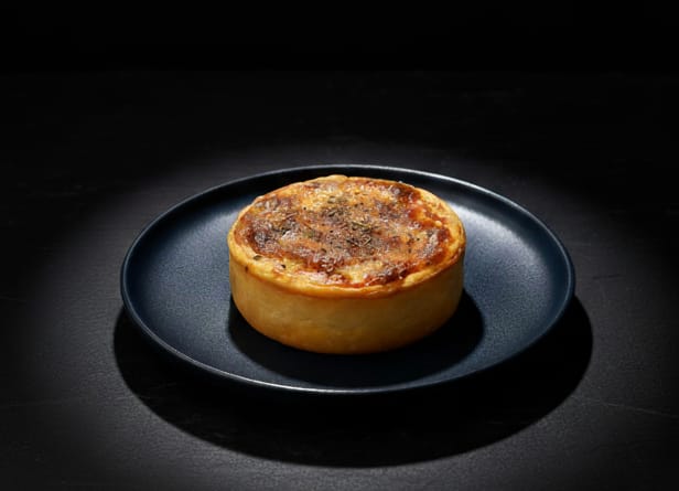 Torta salgada de frango com massa amanteigada, cafeteria Angels Coffee Br Uruaçu